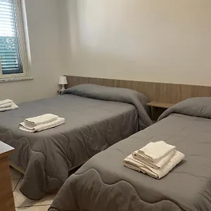  Гостевой дом Airport Tourist's House